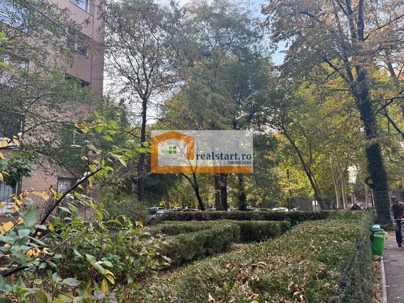 Romancierilor, bloc anvelopat, toate instalatiile noi, 2 lifturi